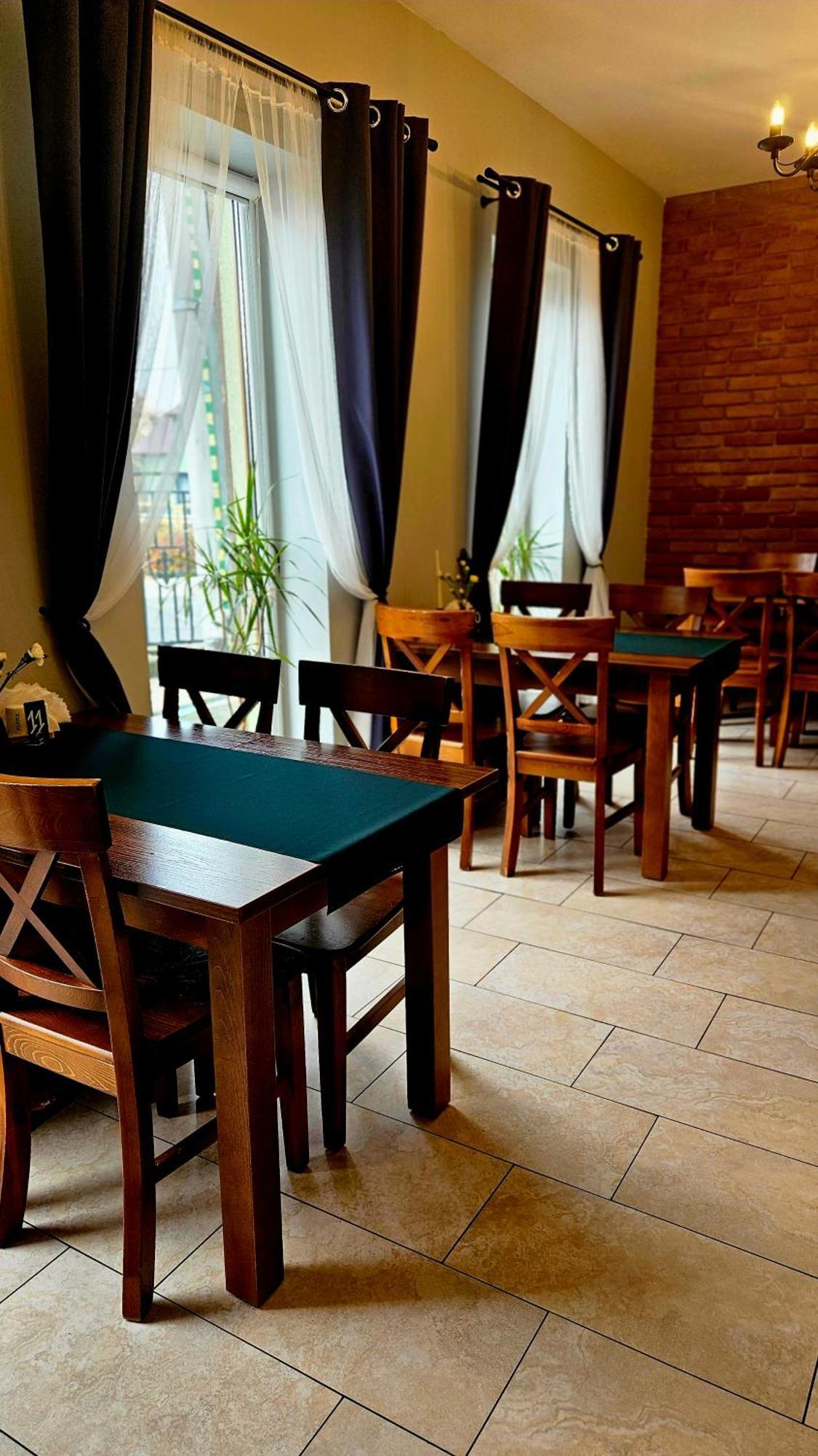 Gosciniec Pod Lilijka Hotel Podzamcze  Luaran gambar